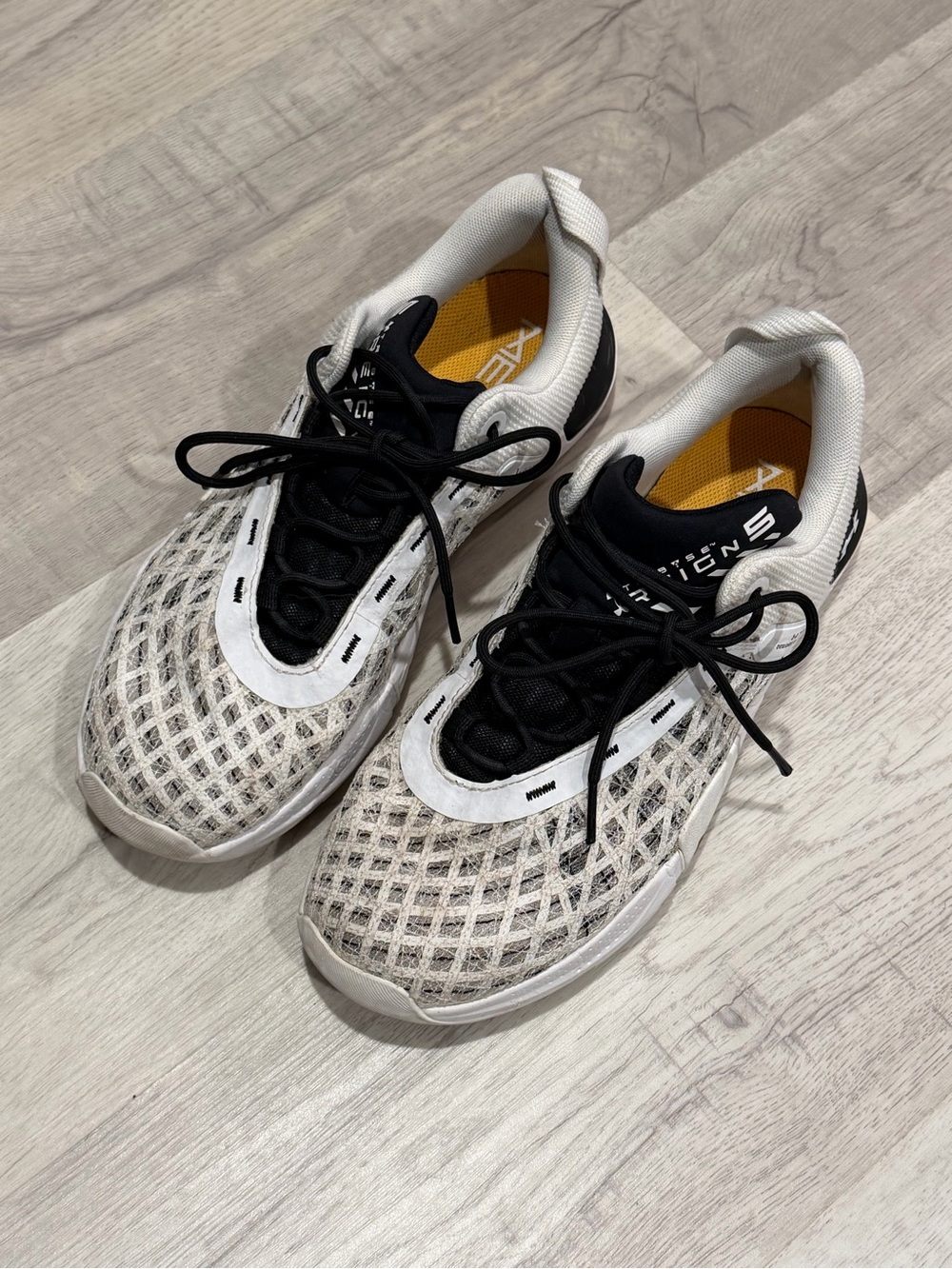 Under Armour Tribase Reign 5 sz 10